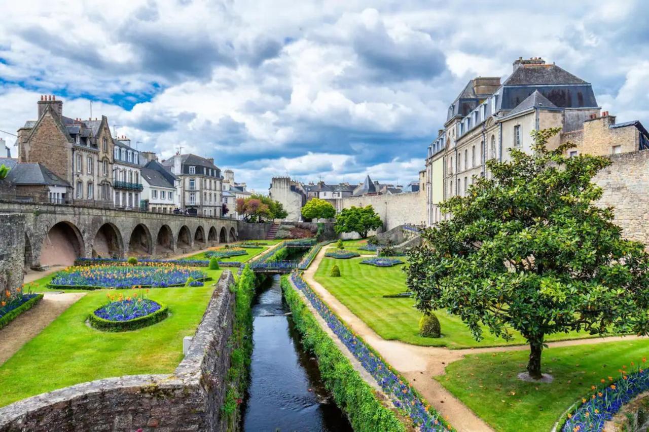 Grand Appartement De Standing Avec Terrasse Vue Port Au Centre De Vannes Kültér fotó